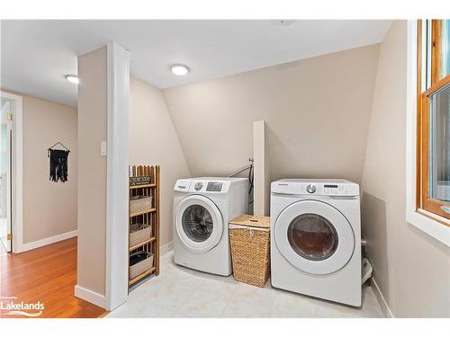 1270 Muskoka 10 Road, Port Sydney, ON - Indoor Photo Showing Laundry Room