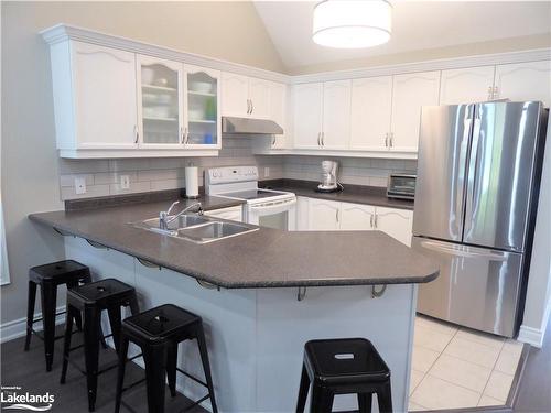 23 Green Briar Drive, Collingwood, ON - Indoor Photo Showing Kitchen With Double Sink