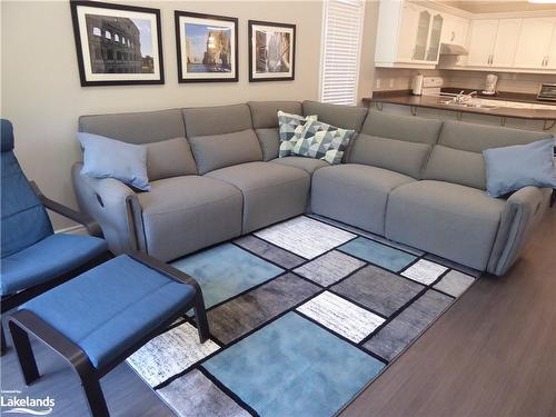 23 Green Briar Drive, Collingwood, ON - Indoor Photo Showing Living Room