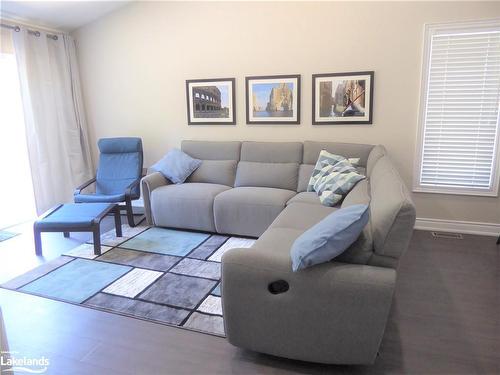 23 Green Briar Drive, Collingwood, ON - Indoor Photo Showing Living Room