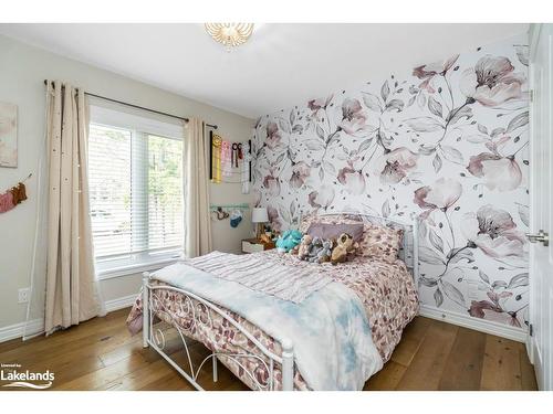 15 St Laurent Boulevard, Tiny, ON - Indoor Photo Showing Bedroom