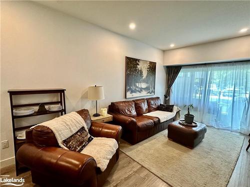 106-12 Beckwith Lane, The Blue Mountains, ON - Indoor Photo Showing Living Room