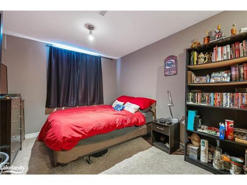 372 Livingstone Street W, Barrie, ON - Indoor Photo Showing Bedroom