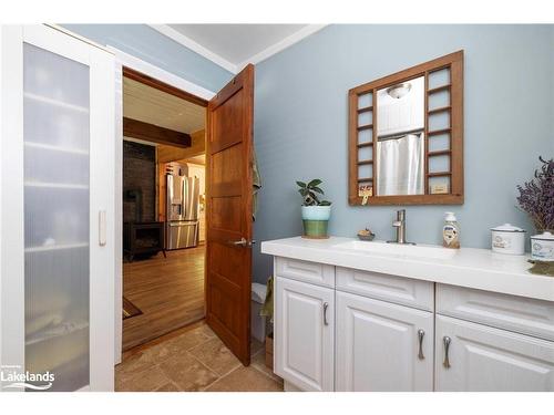 1010 Mary Roberts Road, Baysville, ON - Indoor Photo Showing Bathroom