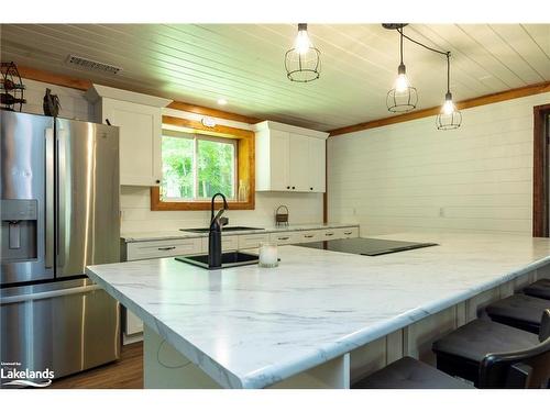 1010 Mary Roberts Road, Baysville, ON - Indoor Photo Showing Kitchen