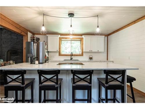 1010 Mary Roberts Road, Baysville, ON - Indoor Photo Showing Kitchen With Upgraded Kitchen