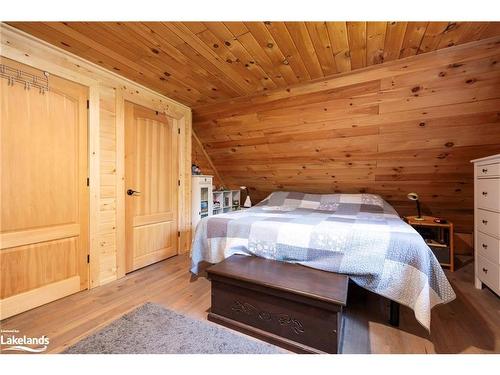 1010 Mary Roberts Road, Baysville, ON - Indoor Photo Showing Bedroom