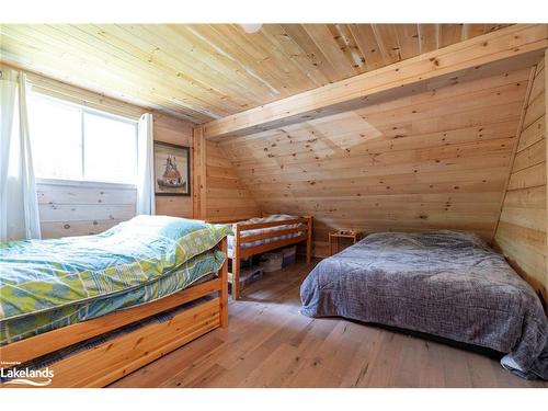 1010 Mary Roberts Road, Baysville, ON - Indoor Photo Showing Bedroom