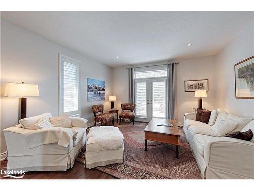 20 Dance Street, Collingwood, ON - Indoor Photo Showing Living Room