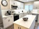 550 Oxbow Crescent, Collingwood, ON  - Indoor Photo Showing Kitchen With Upgraded Kitchen 