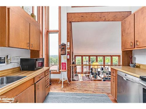 795310 The Blue Mountains - Clearview Townline, The Blue Mountains, ON - Indoor Photo Showing Kitchen