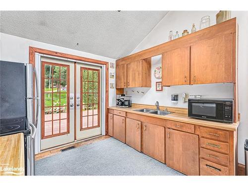 795310 The Blue Mountains - Clearview Townline, The Blue Mountains, ON - Indoor Photo Showing Kitchen With Double Sink