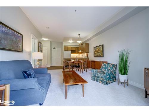 205-91 Raglan Street, Collingwood, ON - Indoor Photo Showing Living Room