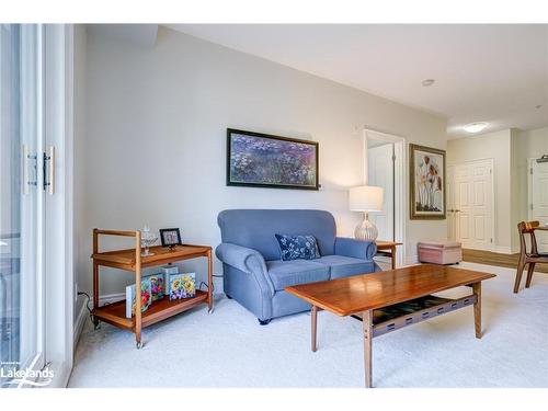 205-91 Raglan Street, Collingwood, ON - Indoor Photo Showing Living Room