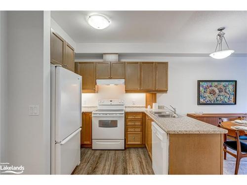 205-91 Raglan Street, Collingwood, ON - Indoor Photo Showing Kitchen With Double Sink