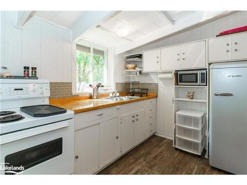 12 Sunset Ridge, Huntsville, ON - Indoor Photo Showing Kitchen With Double Sink