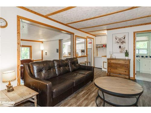 12 Sunset Ridge, Huntsville, ON - Indoor Photo Showing Living Room