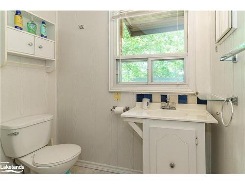 12 Sunset Ridge, Huntsville, ON - Indoor Photo Showing Bathroom