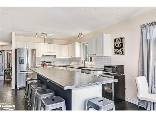 7 Bush Street, Collingwood, ON - Indoor Photo Showing Kitchen