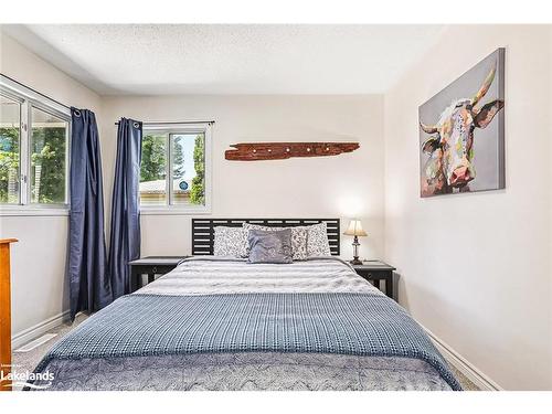 7 Bush Street, Collingwood, ON - Indoor Photo Showing Bedroom