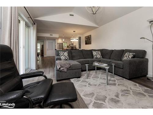 774 Johnston Park Avenue, Collingwood, ON - Indoor Photo Showing Living Room