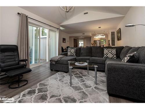 774 Johnston Park Avenue, Collingwood, ON - Indoor Photo Showing Living Room