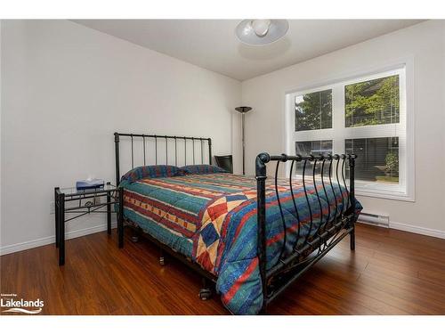 774 Johnston Park Avenue, Collingwood, ON - Indoor Photo Showing Bedroom