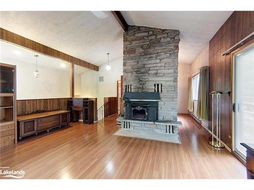 828 Oxbow Park Drive, Wasaga Beach, ON - Indoor Photo Showing Living Room With Fireplace