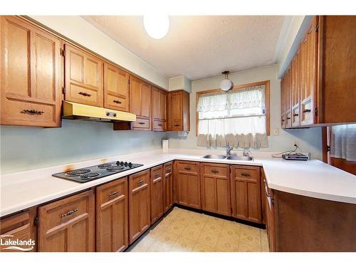 828 Oxbow Park Drive, Wasaga Beach, ON - Indoor Photo Showing Kitchen With Double Sink