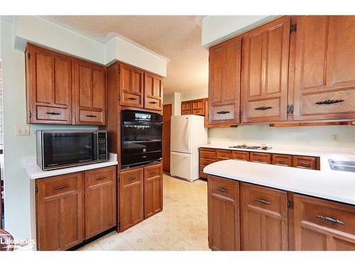 828 Oxbow Park Drive, Wasaga Beach, ON - Indoor Photo Showing Kitchen