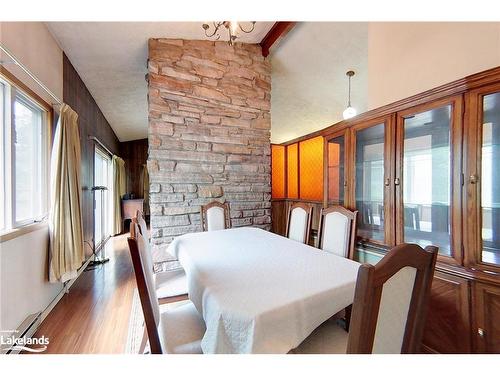 828 Oxbow Park Drive, Wasaga Beach, ON - Indoor Photo Showing Dining Room