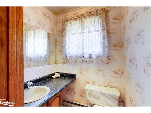 828 Oxbow Park Drive, Wasaga Beach, ON - Indoor Photo Showing Bathroom