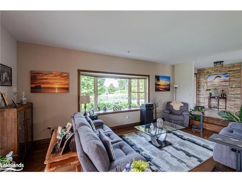 1919 Conc 6 S Notta S, Clearview, ON - Indoor Photo Showing Living Room