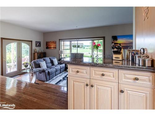 1919 Conc 6 S Notta S, Clearview, ON - Indoor Photo Showing Living Room