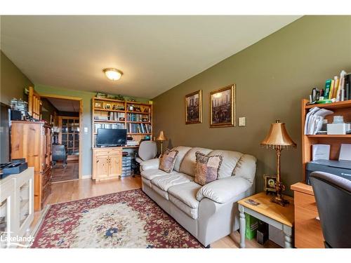 1919 Conc 6 S Notta S, Clearview, ON - Indoor Photo Showing Living Room