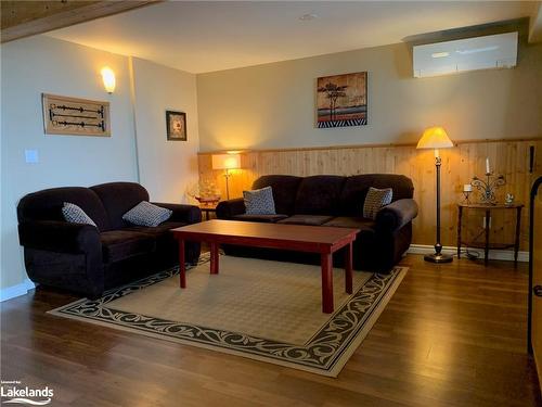 163 Lake Drive, The Blue Mountains, ON - Indoor Photo Showing Living Room