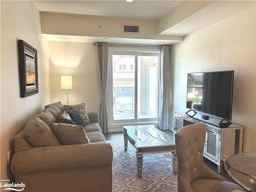 5 Spooner Crescent, Collingwood, ON - Indoor Photo Showing Living Room