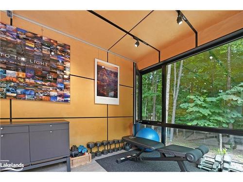 1048 Graydon Lane, Eagle Lake, ON - Indoor Photo Showing Other Room