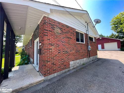 25 Tudhope Street, Parry Sound, ON - Indoor Photo Showing Kitchen With Upgraded Kitchen