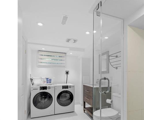 1006 Spring Lake Road, Dwight, ON - Indoor Photo Showing Laundry Room