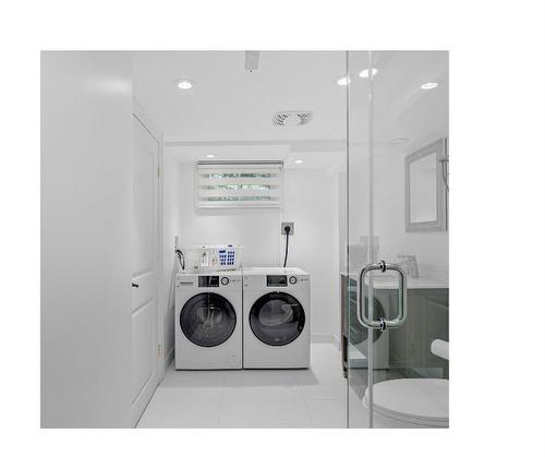 1006 Spring Lake Road, Dwight, ON - Indoor Photo Showing Laundry Room