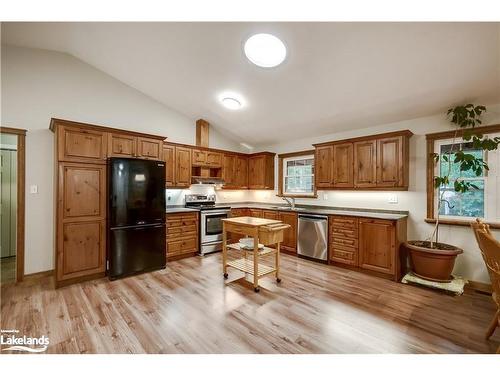 1255 Falkenburg Road, Muskoka Lakes, ON - Indoor Photo Showing Kitchen