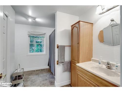 1255 Falkenburg Road, Muskoka Lakes, ON - Indoor Photo Showing Bathroom