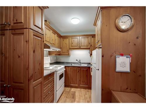 1255 Falkenburg Road, Muskoka Lakes, ON - Indoor Photo Showing Kitchen With Double Sink