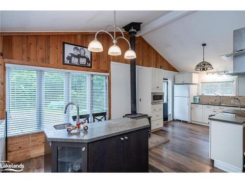 56 Meadows Avenue, Tay, ON - Indoor Photo Showing Kitchen