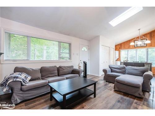 56 Meadows Avenue, Tay, ON - Indoor Photo Showing Living Room