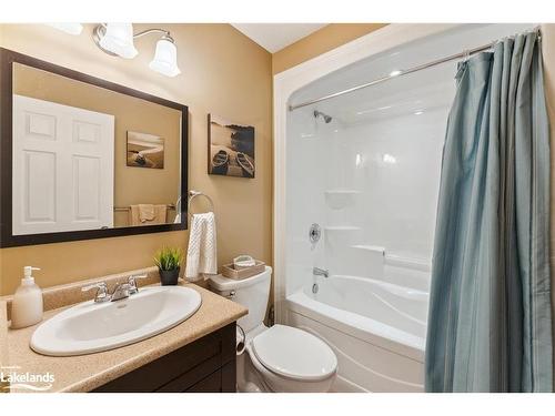 33 South Harbour Drive, Bobcaygeon, ON - Indoor Photo Showing Bathroom