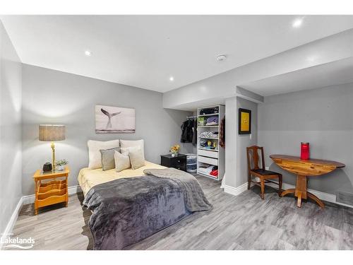 33 South Harbour Drive, Bobcaygeon, ON - Indoor Photo Showing Bedroom