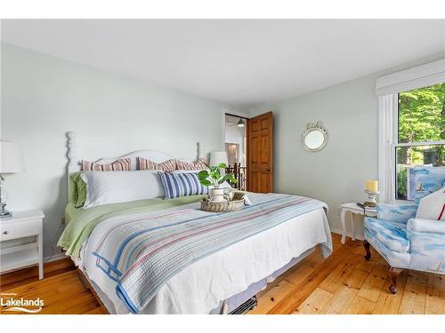 1516 Mortimer'S Point Road, Port Carling, ON - Indoor Photo Showing Bedroom