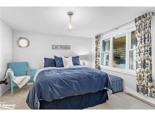 1516 Mortimer'S Point Road, Port Carling, ON - Indoor Photo Showing Bedroom